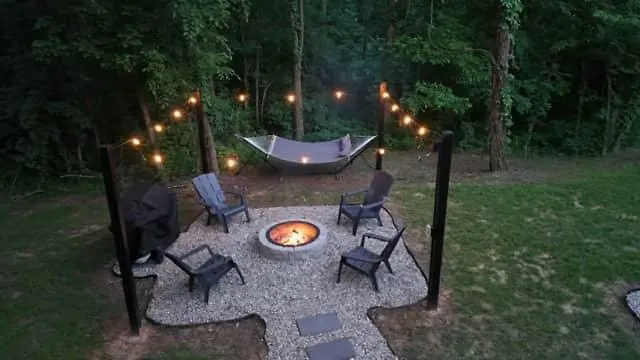 The Shady Roost | Cozy W/ Hot Tub & Fire Pit Holiday home *