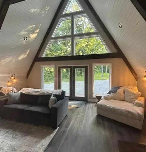 The Shady Roost | Cozy W/ Hot Tub & Fire Pit Cave-in-Rock