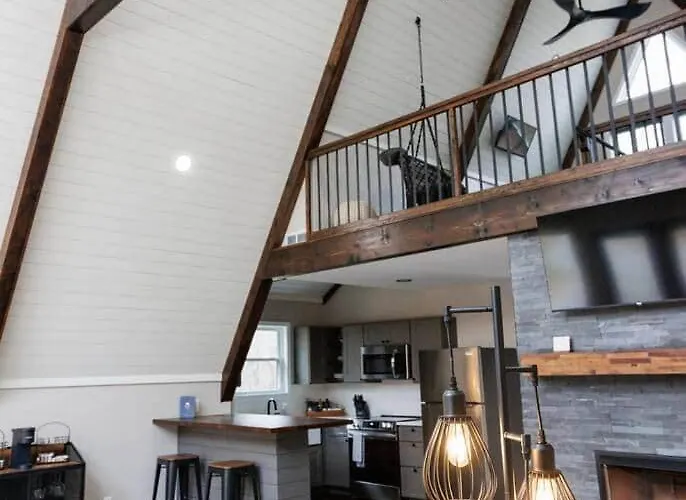 The Shady Roost | Cozy W/ Hot Tub & Fire Pit Cave-in-Rock