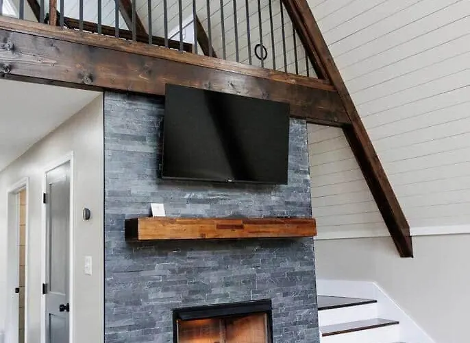 The Shady Roost | Cozy W/ Hot Tub & Fire Pit Cave-in-Rock