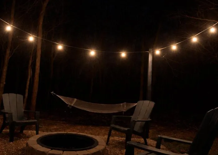 The Shady Roost | Cozy W/ Hot Tub & Fire Pit *